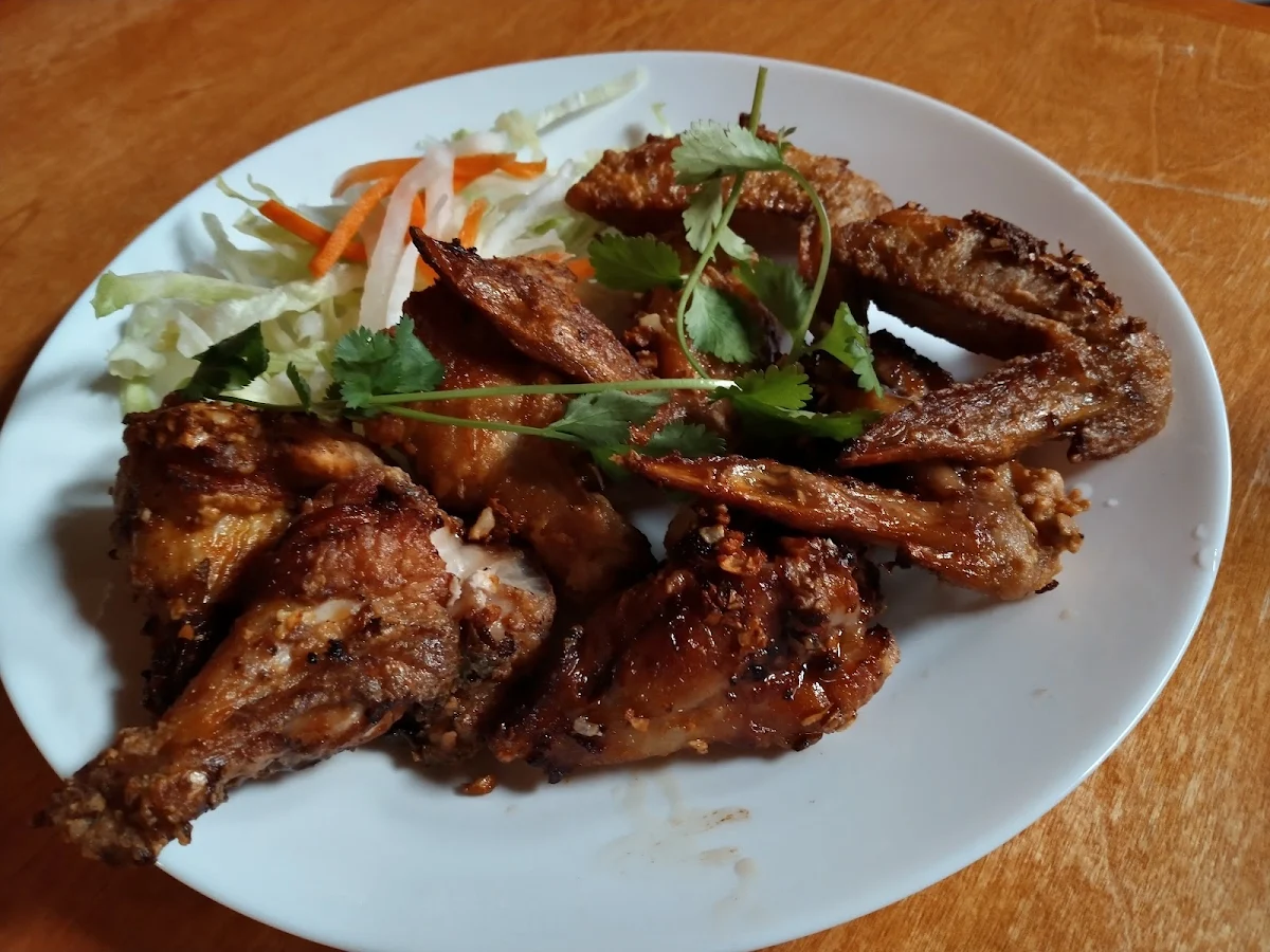 Chicken Wings, Phở Pasteur Restaurant