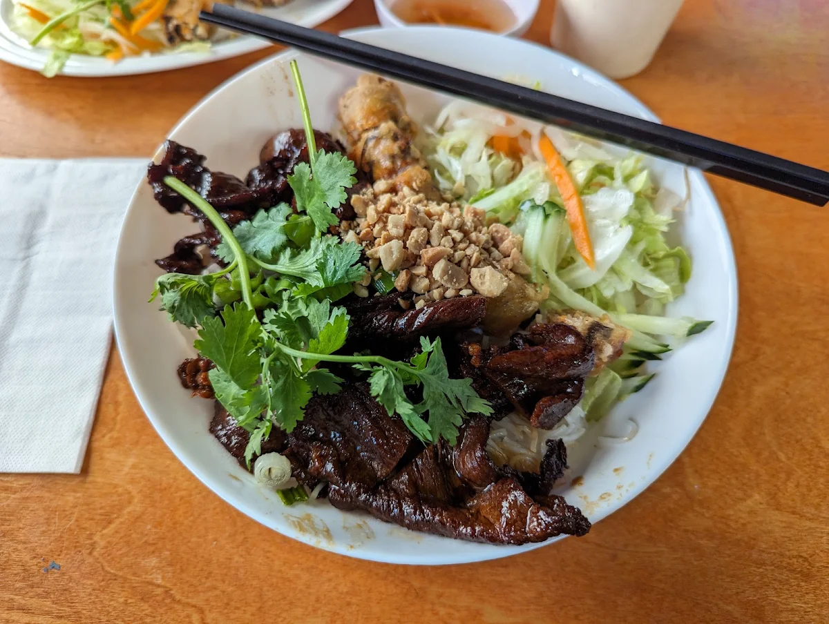 Grilled Pork Vermicelli, Phở Pasteur Restaurant