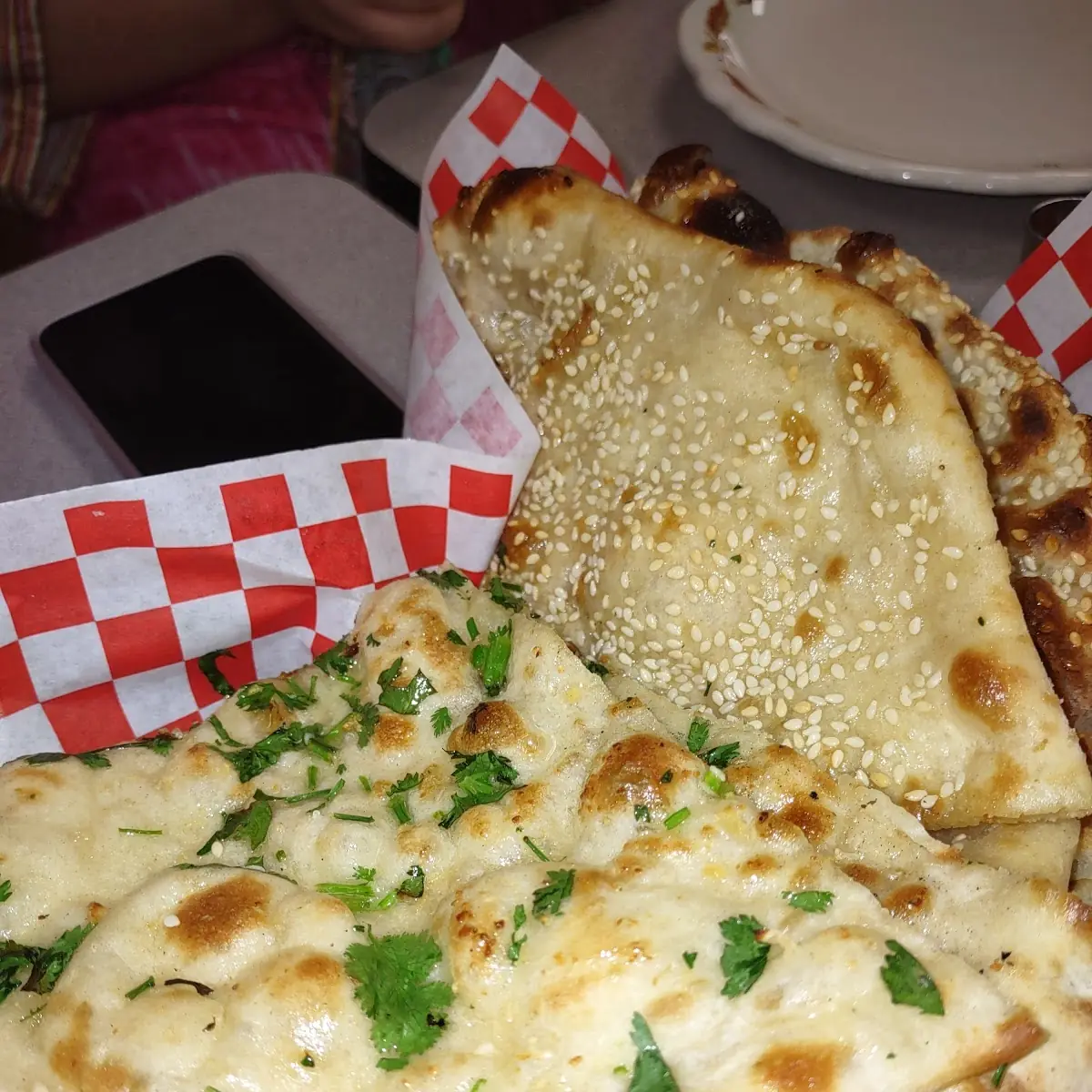 Fresh Garlic Naan Bread Basket