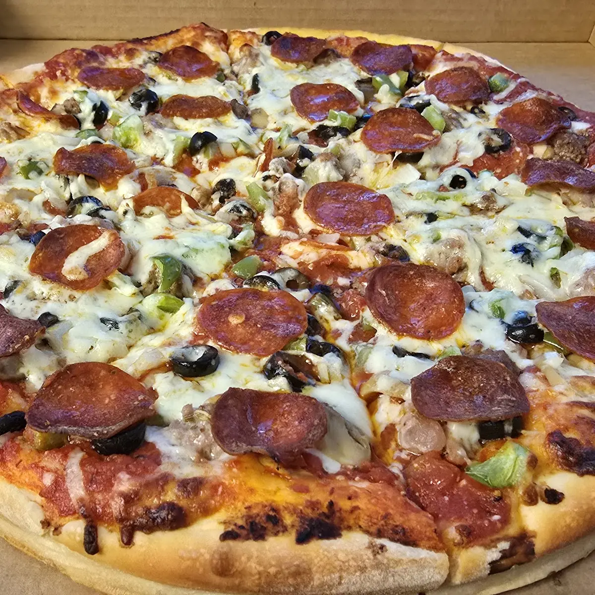 Deluxe Pizza