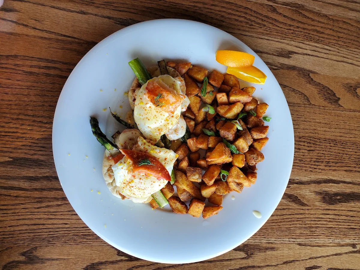 Lobster & Shrimp Eggs Benedict