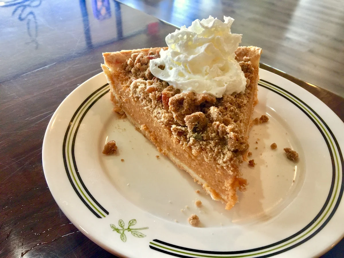 Elke's Pecan Praline Pumpkin Pie