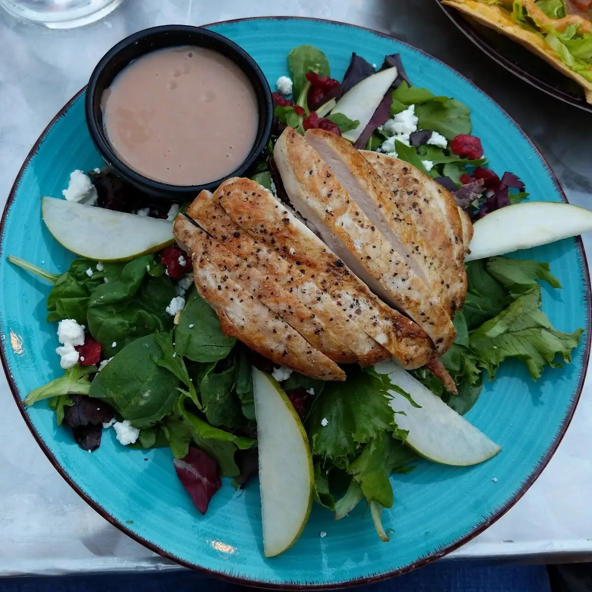 Strawberry Salad with Grilled Chicken