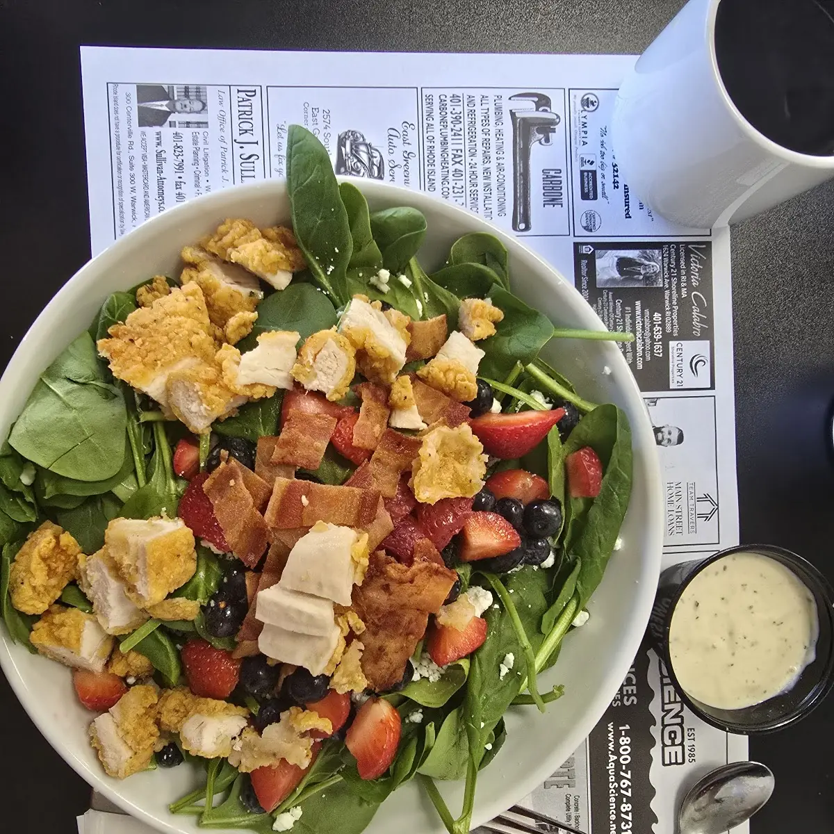 Berry Salad with Crispy Chicken