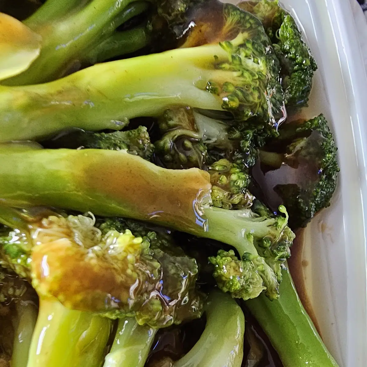 Sauteed Broccoli with Garlic Sauce
