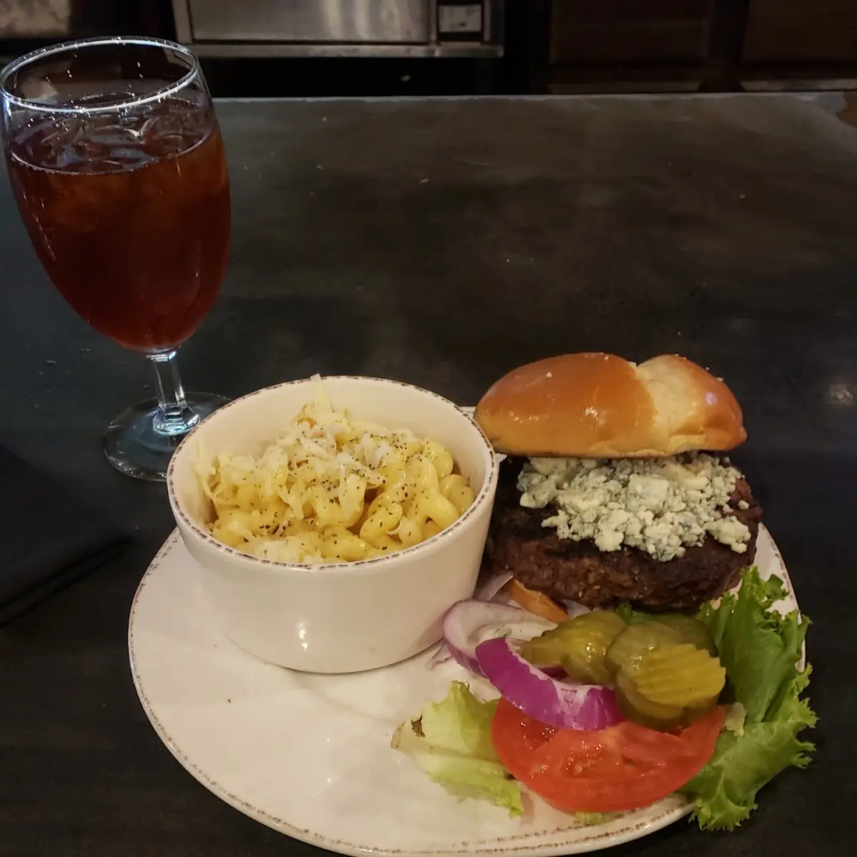 1 2 lb Bleu Cheese Burgerw Mac & Cheese