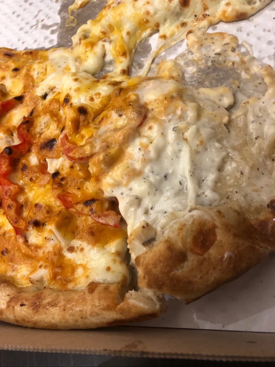 Butter Chicken Pizza