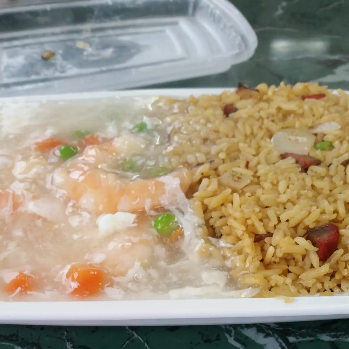 Camarones En Salsa de Langosta