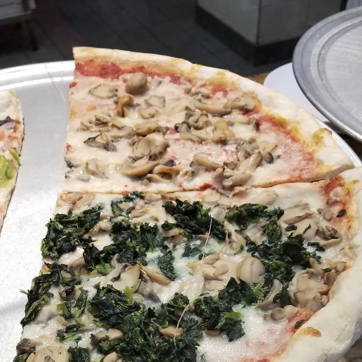 Spinich and Mushroom Pizza