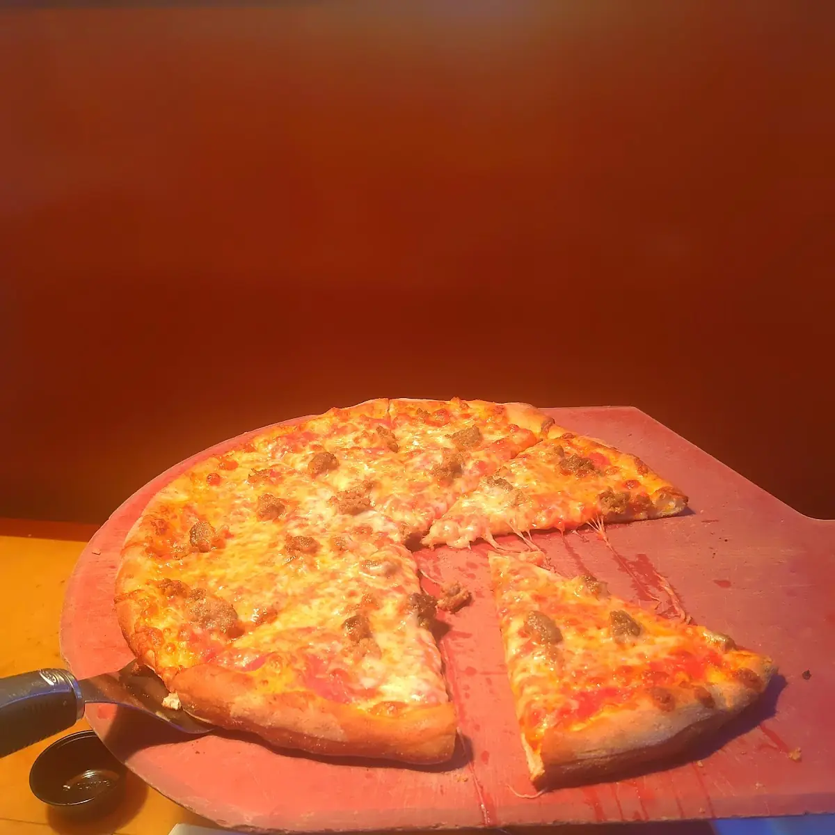 Thin Crust Pizza with Meatballs