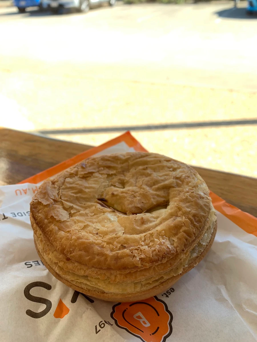 Beefy's Aussie Special Breakfast Pie, Beefy's Maroochydore