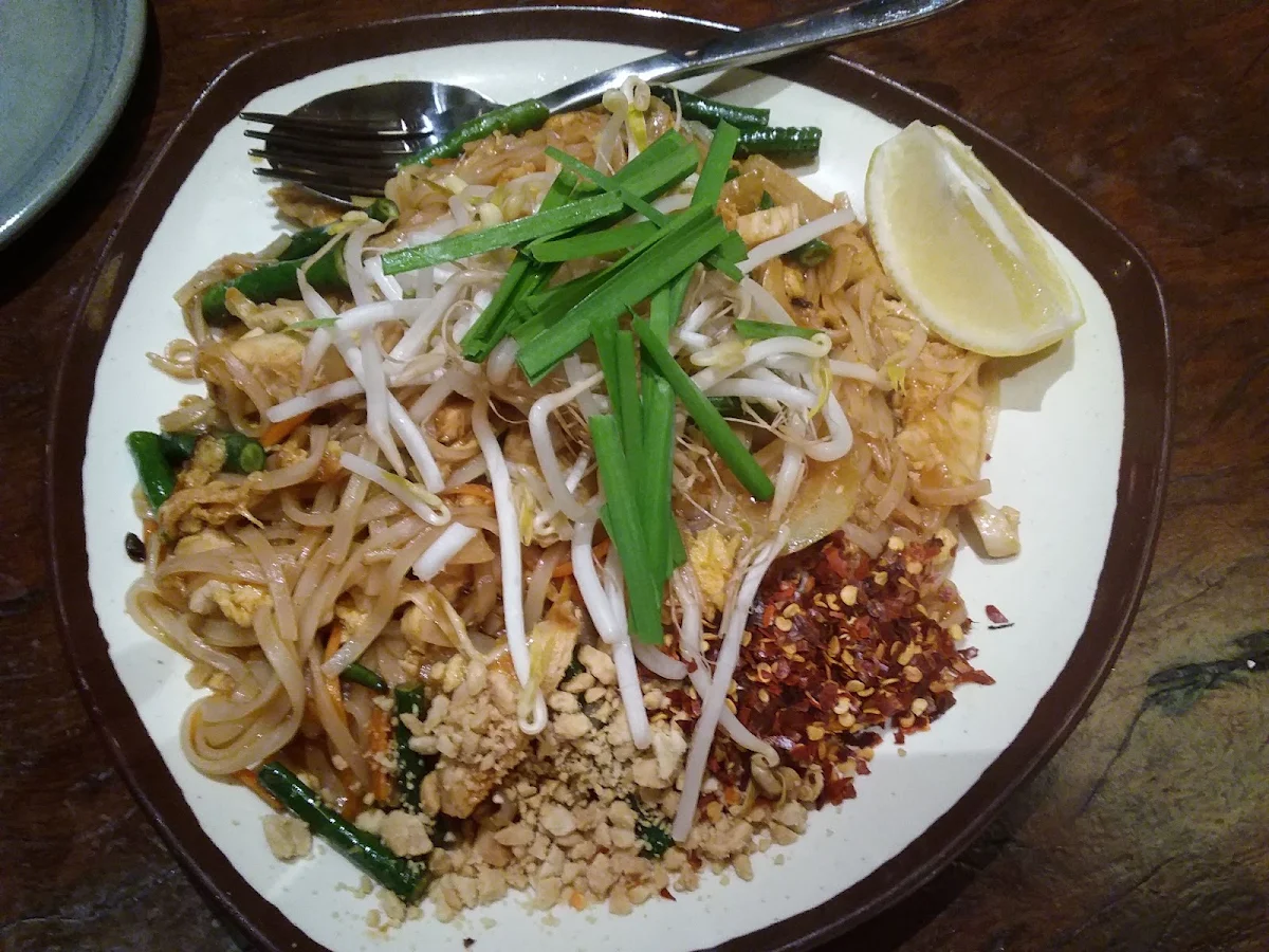 Chicken Pad Thai, Fat Noodle at The Star