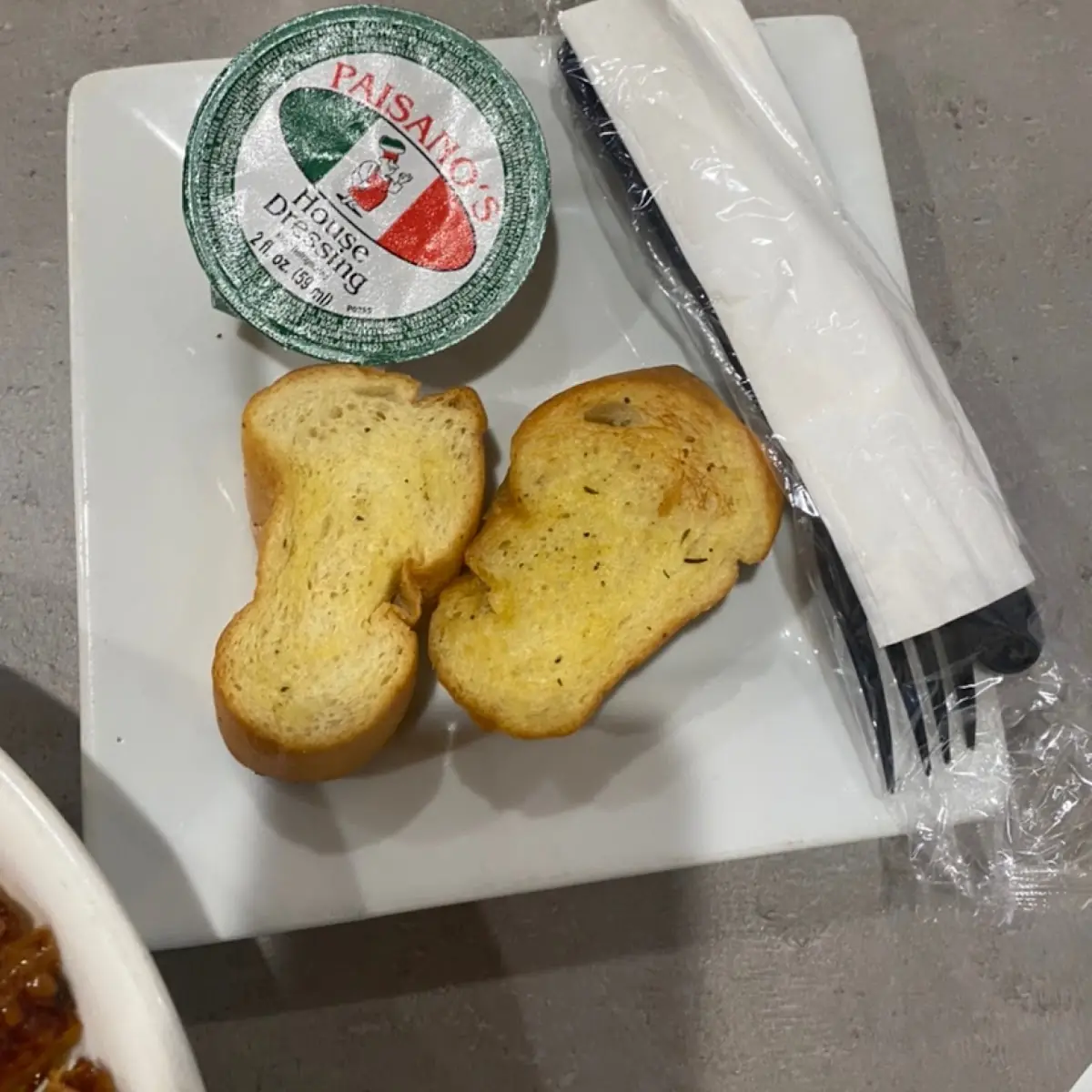 Garlic Bread That Comes with Salad