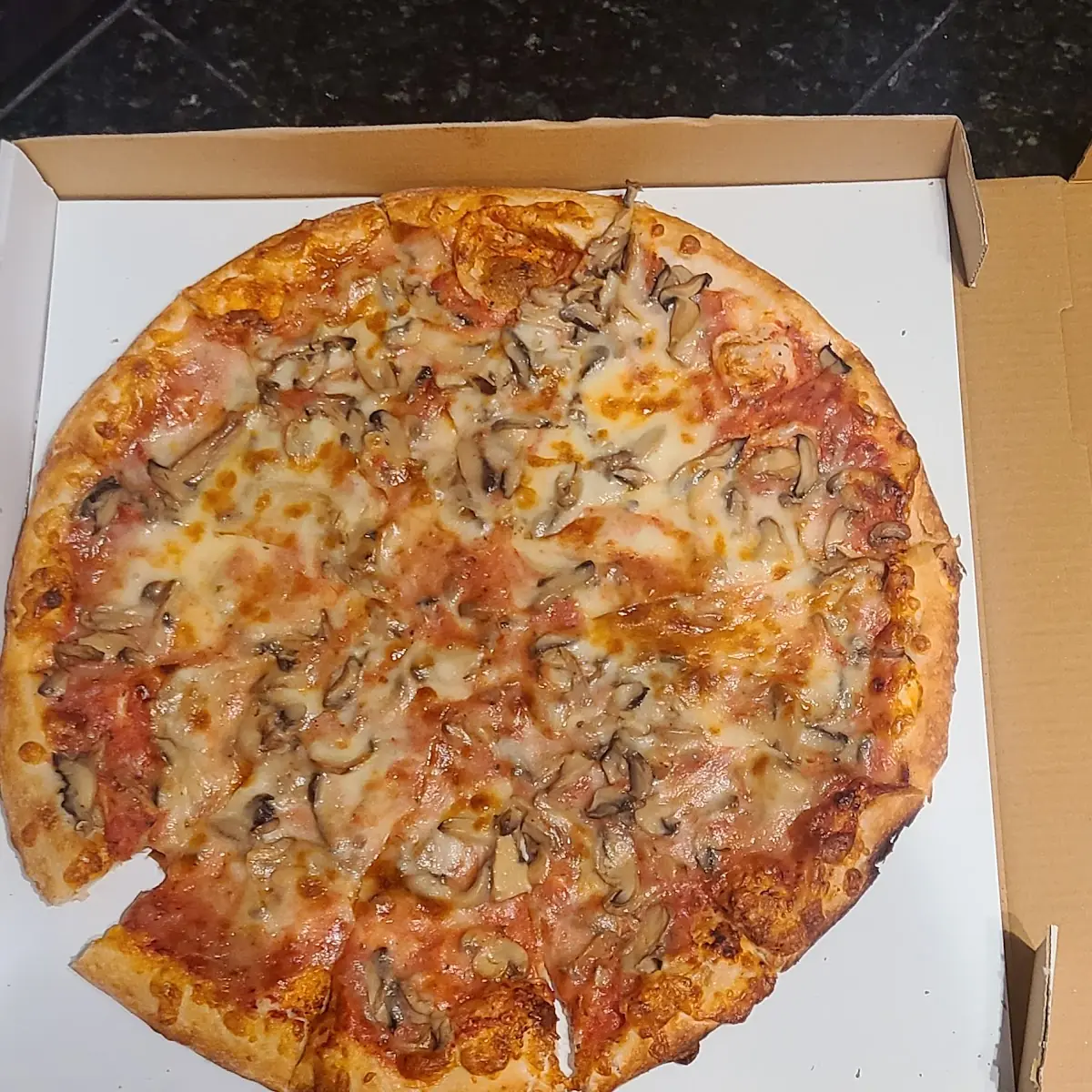 Great Thin Crust Cheese and Mushrooms Large Pizza