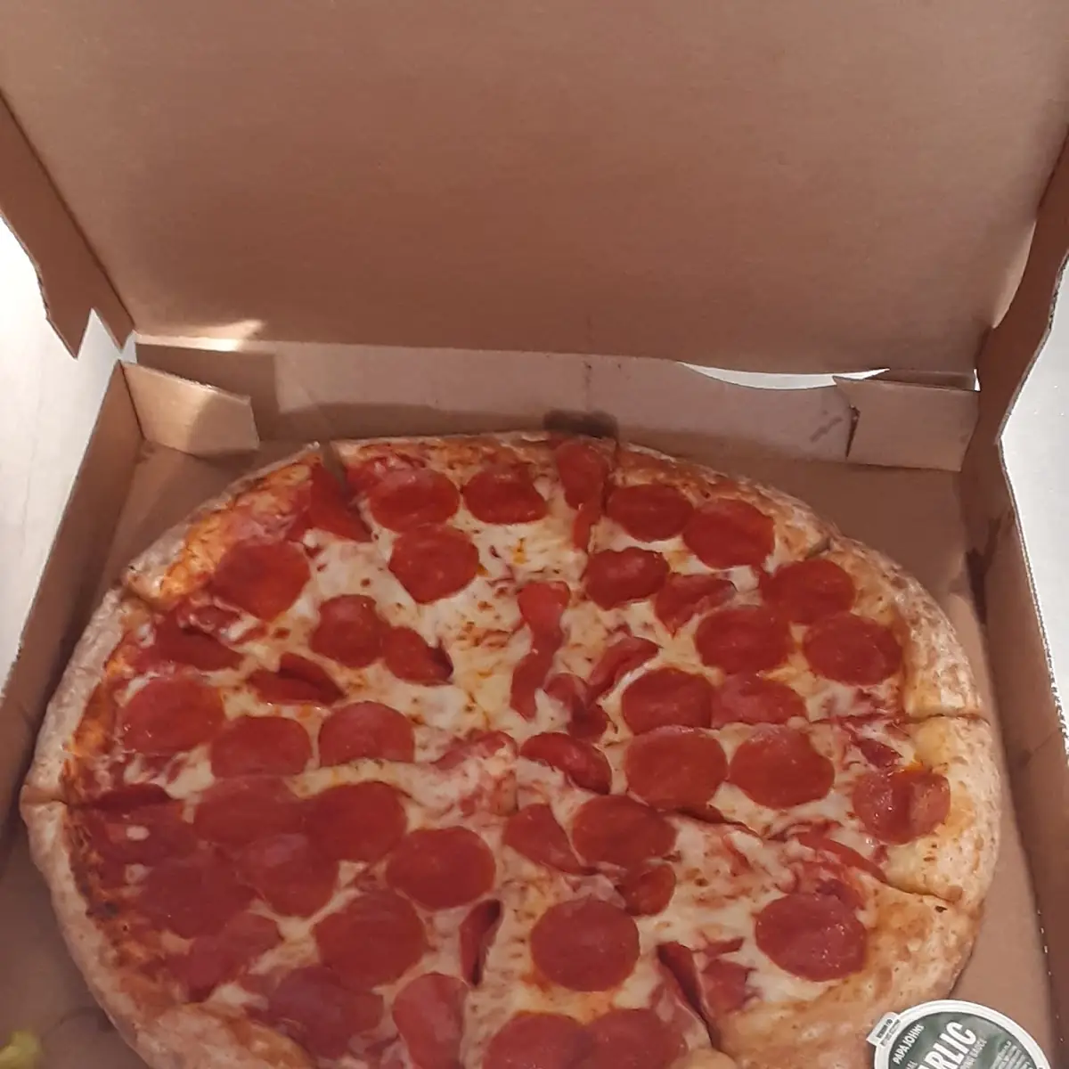 Extra Large Regular Crust Pepperoni Pizza