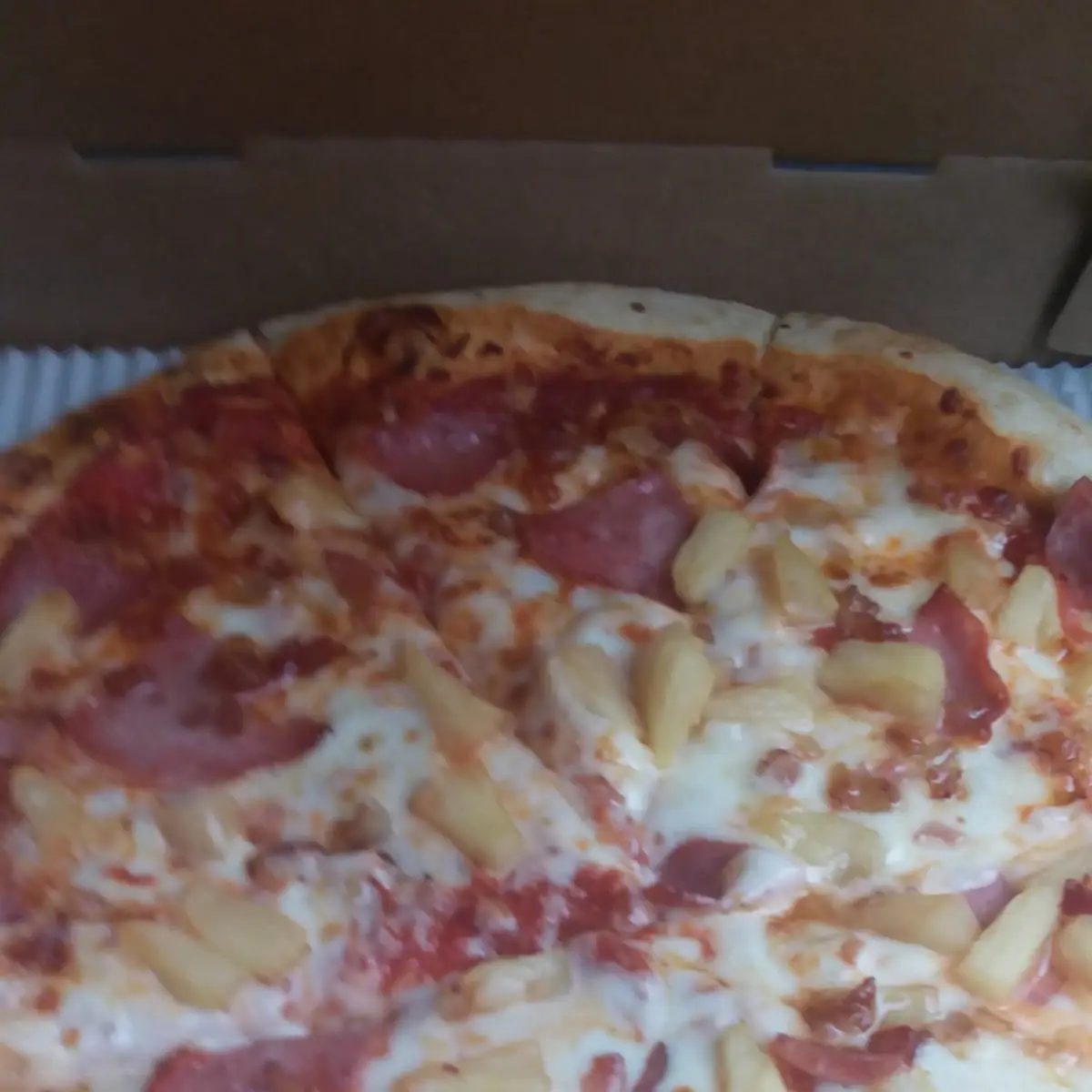Hawaiian Pizza Medium 15 00