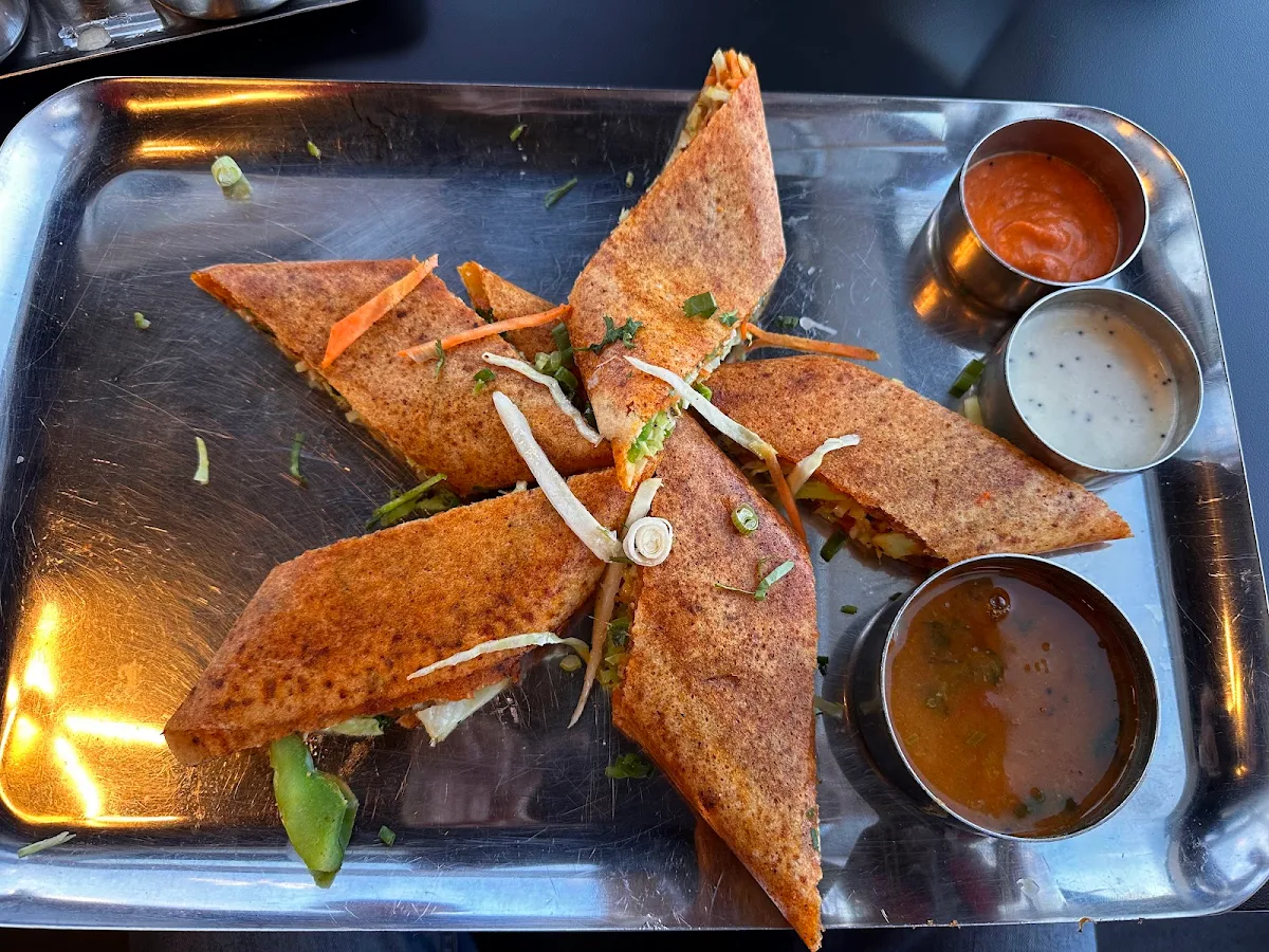 Veg Spring Rolls (6 Pcs)