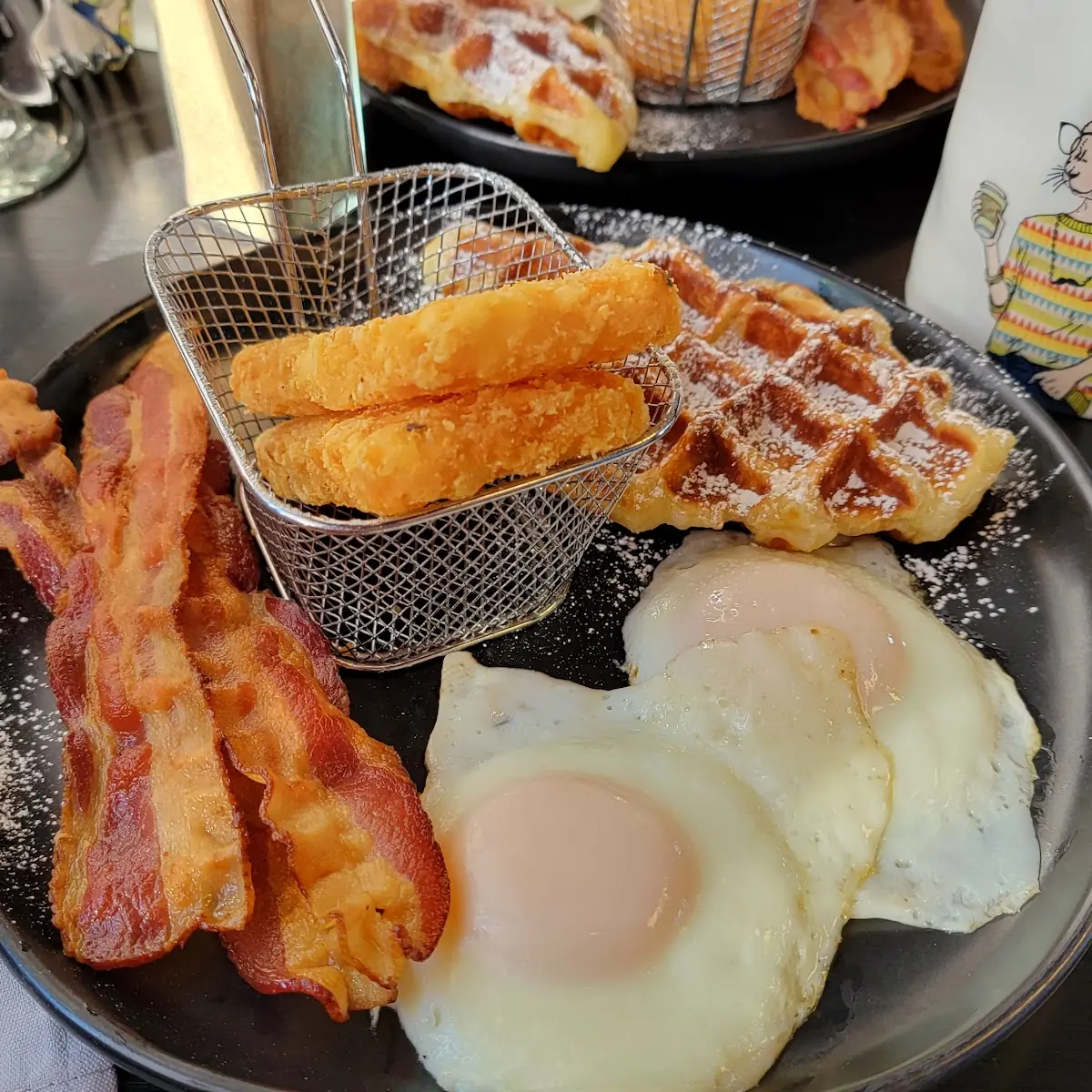 Traditional Breakfast Tray Serves 10