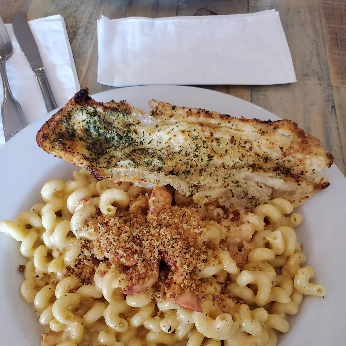 Hobster Mac & Cheese