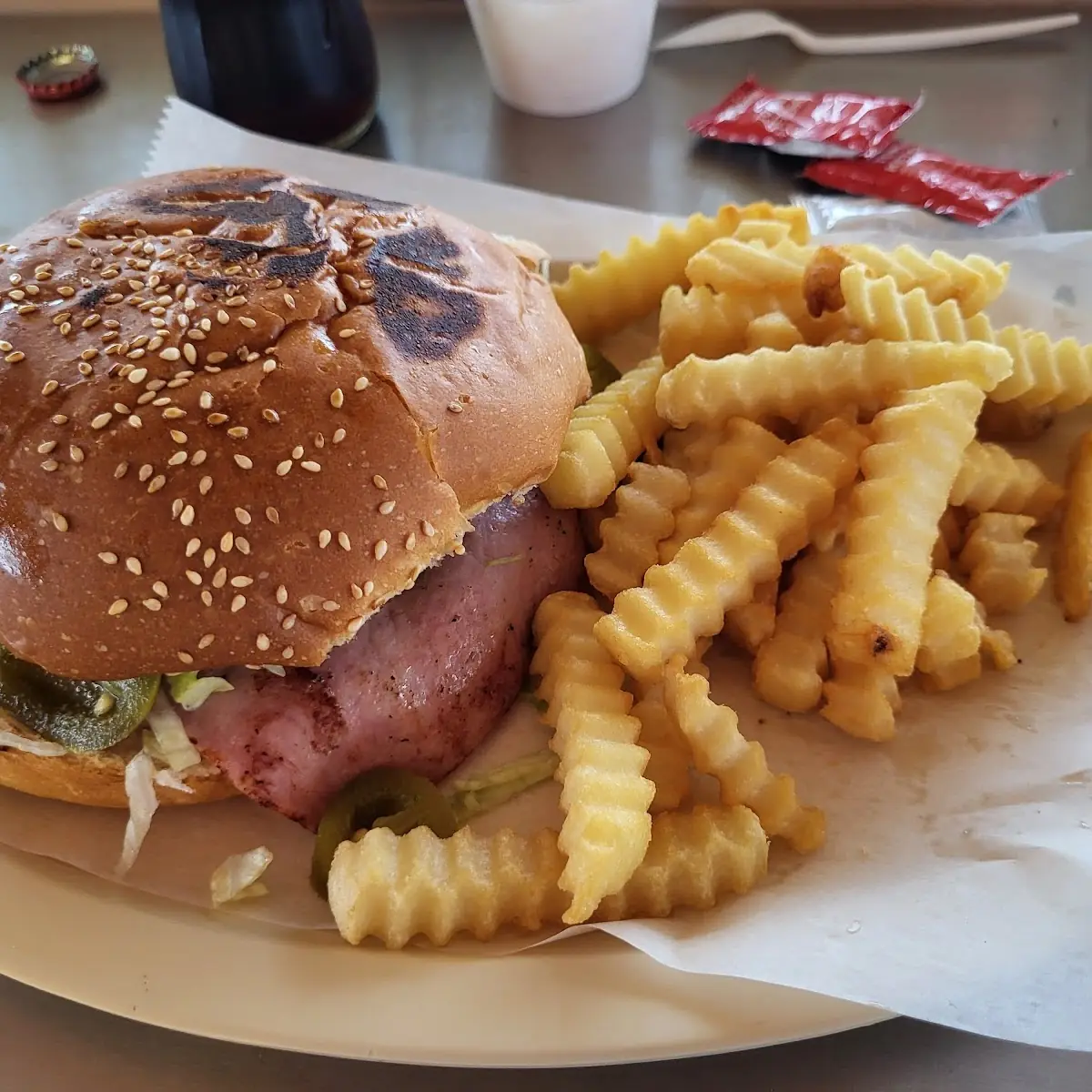 Hamburguesa Y Papas Fritas