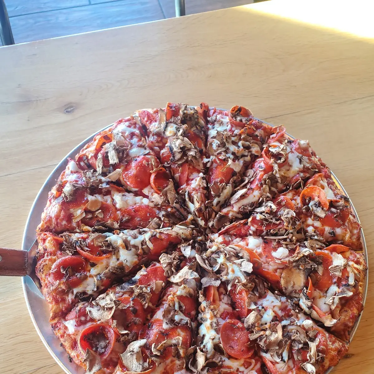 Medium Pepperoni Pizza with Mushrooms