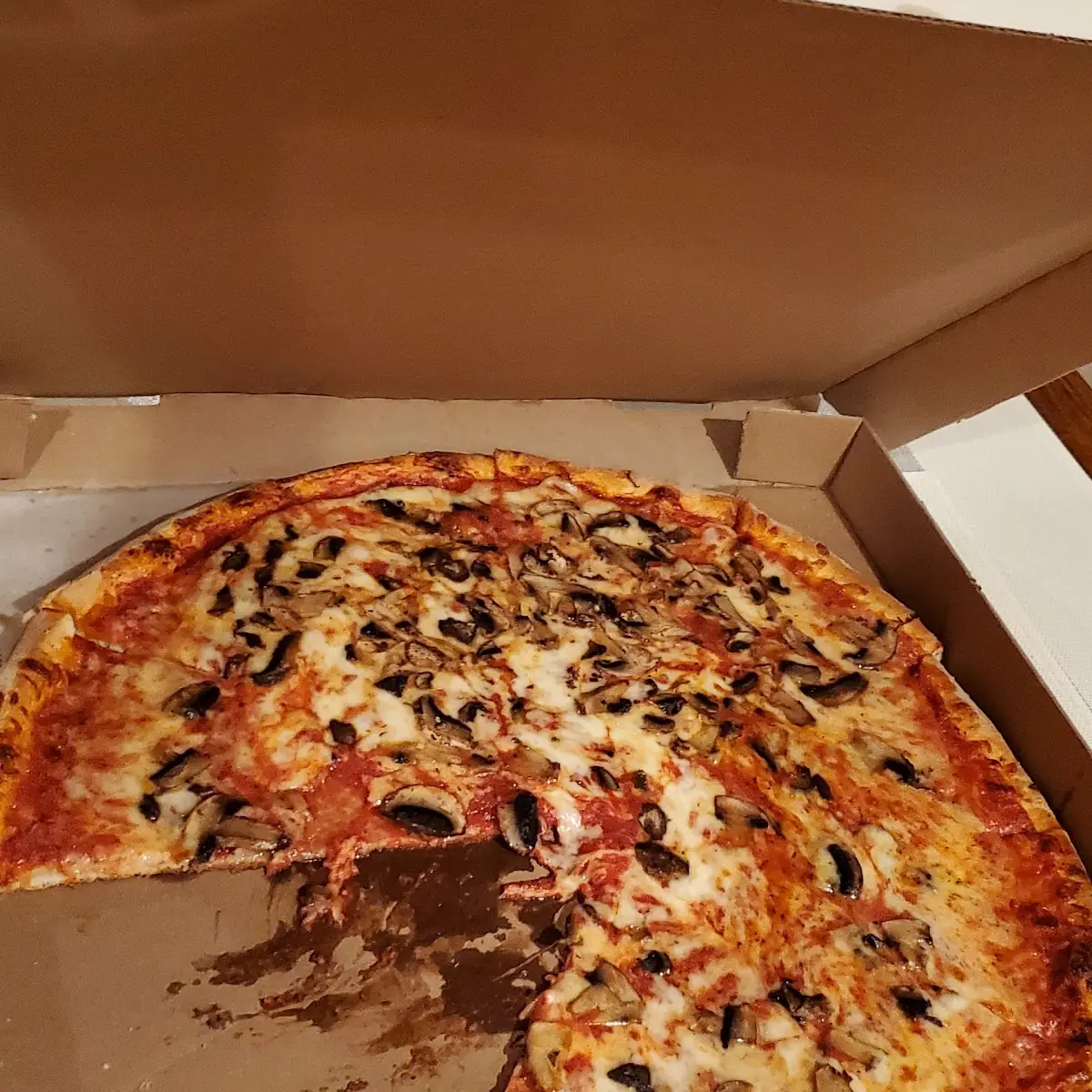 Xtra Large Mushroom Pizza