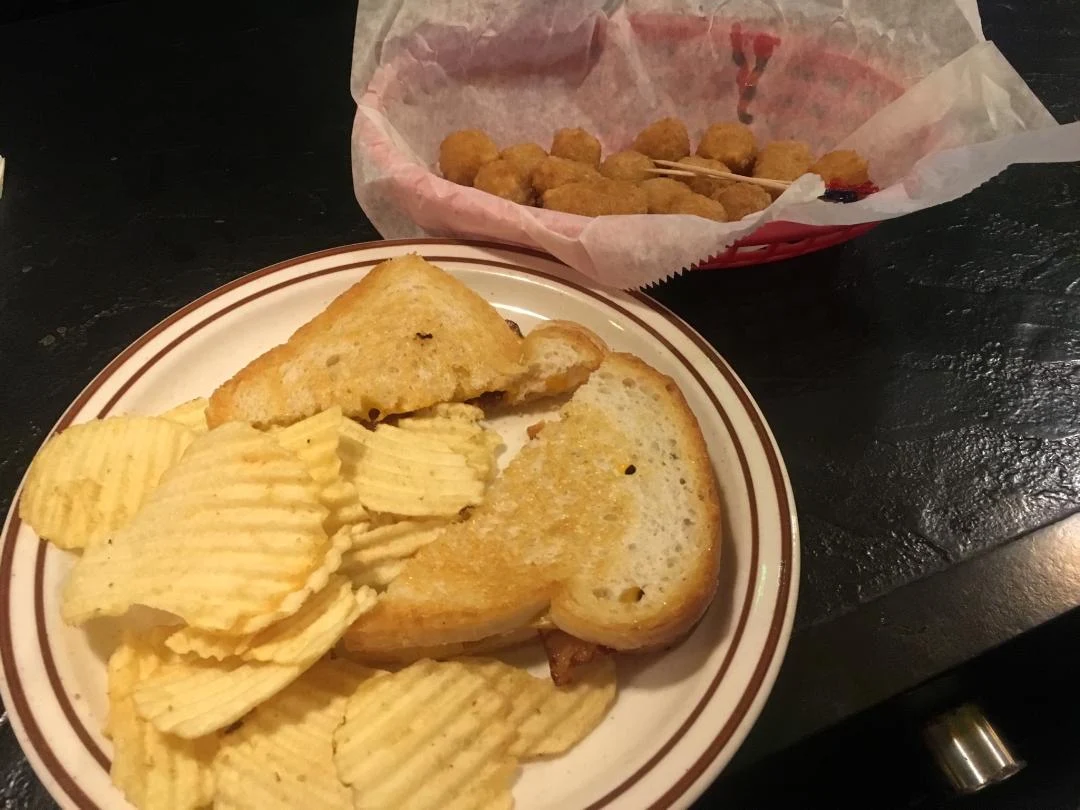 Grilled Cheese w Chips