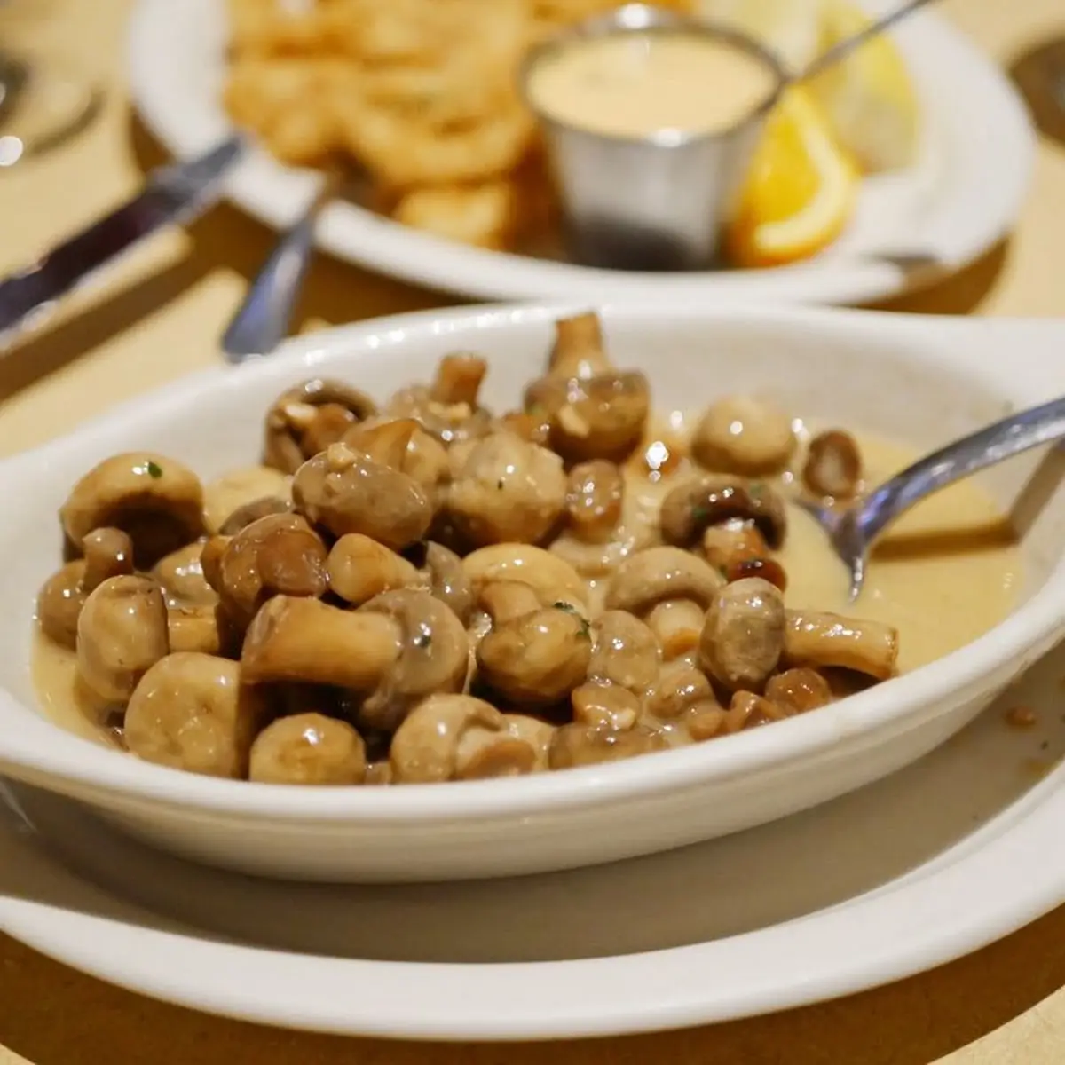 Mushrooms in Garlic Sauce