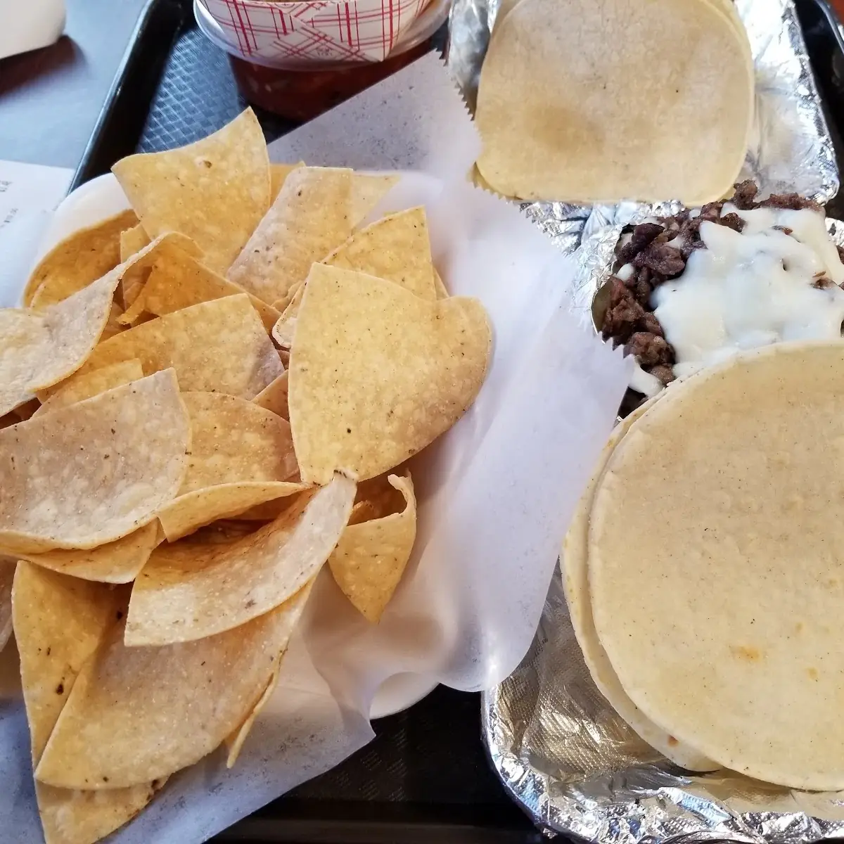 Papá Asada Y Chips and Salsa