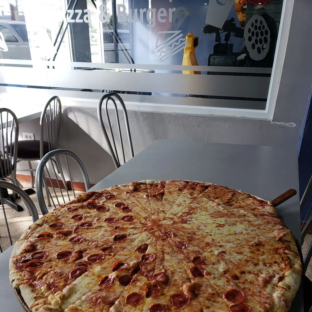 Pizza Pepperoni Y Queso