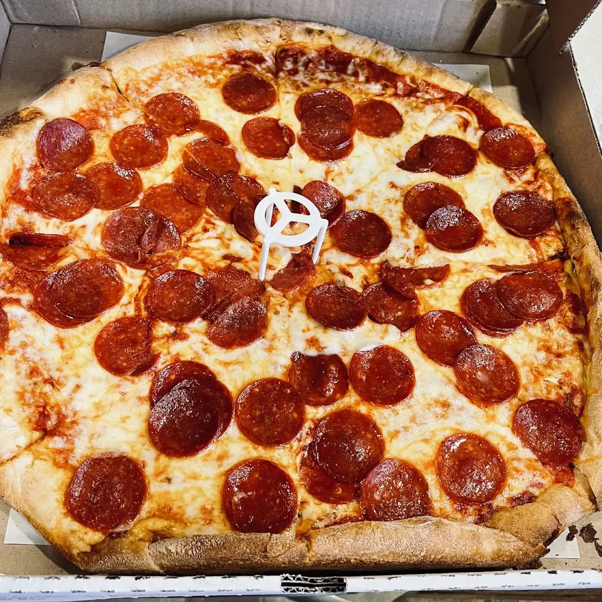 Large Pepperoni Pizza