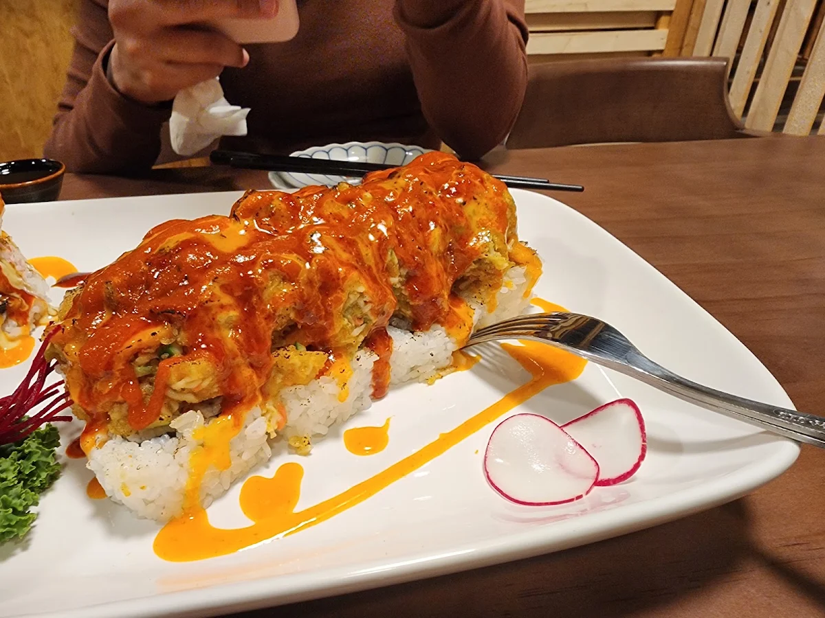 Touch of Fire Roll, Arigato-2 (Cozy winter cuisine &Bar Ltd. )