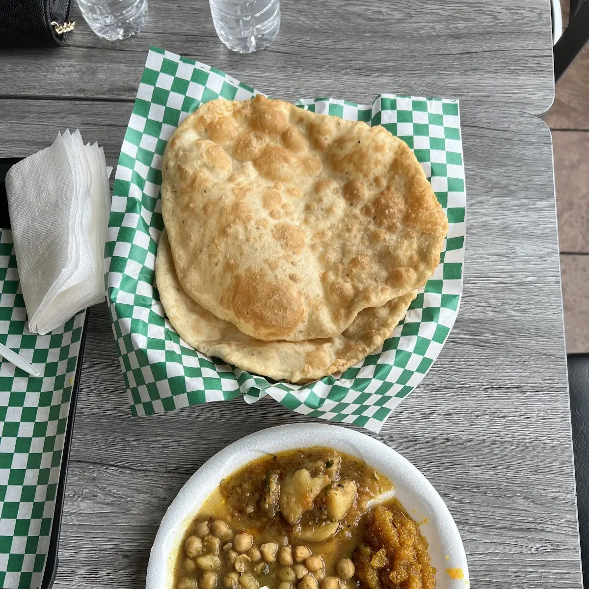 Halwa Puri Chole