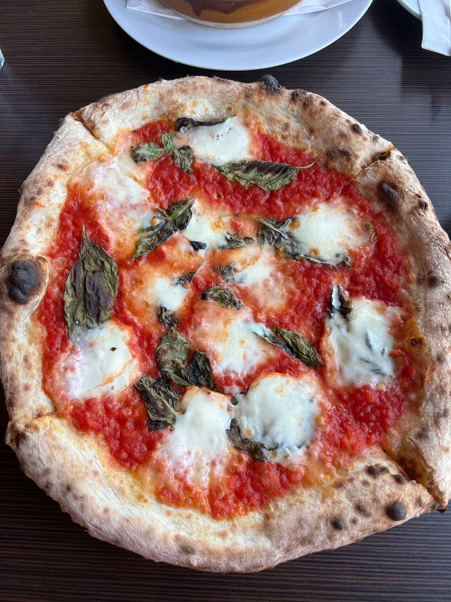 Napoletana, Napoli Centrale Pizzeria