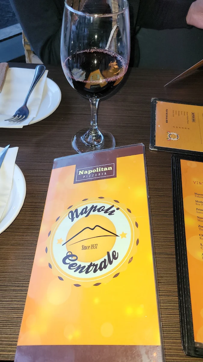 Nero D'Avola, Napoli Centrale Pizzeria