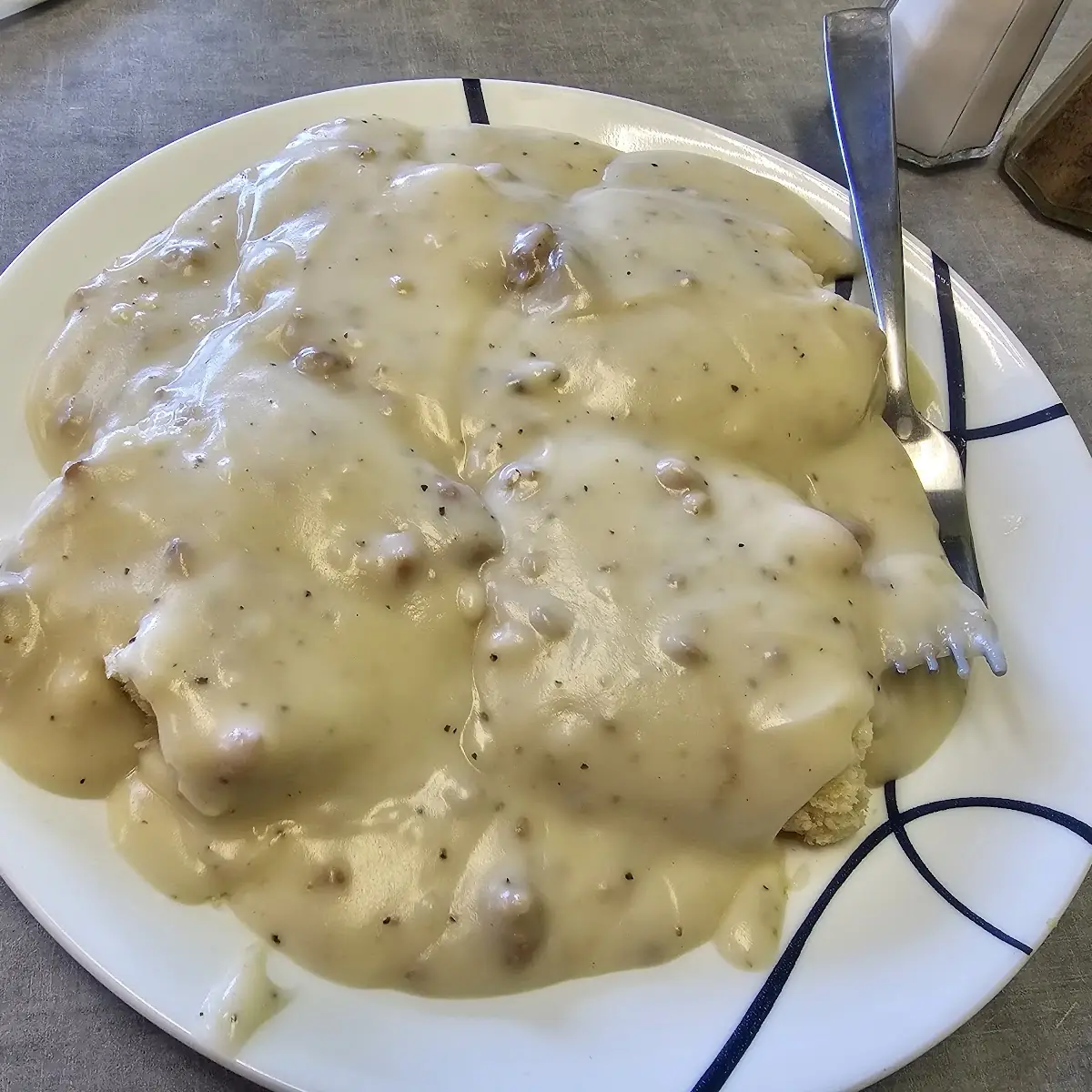 Creamy Sausage Gravy and Biscuits