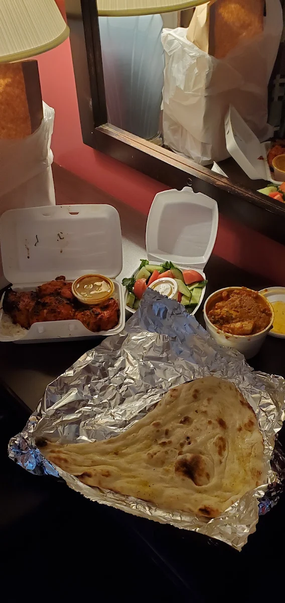 Chicken Tikka Chicken Jalfrezi Garlic Naan, Spice Hut Indian Cuisine