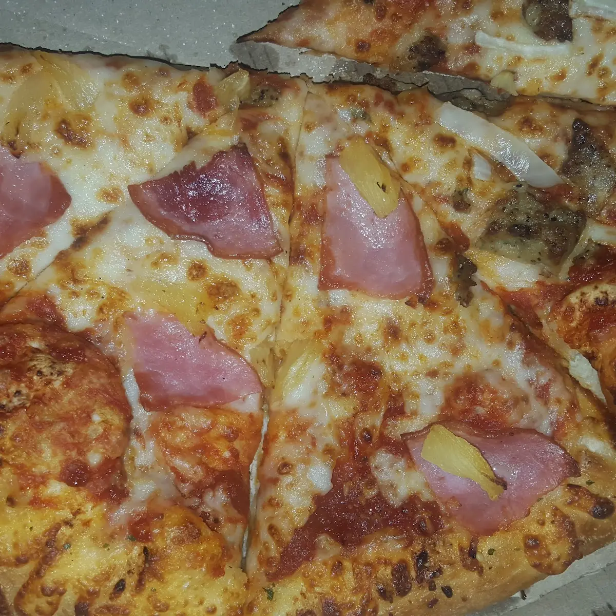 Hawaiian Pizza