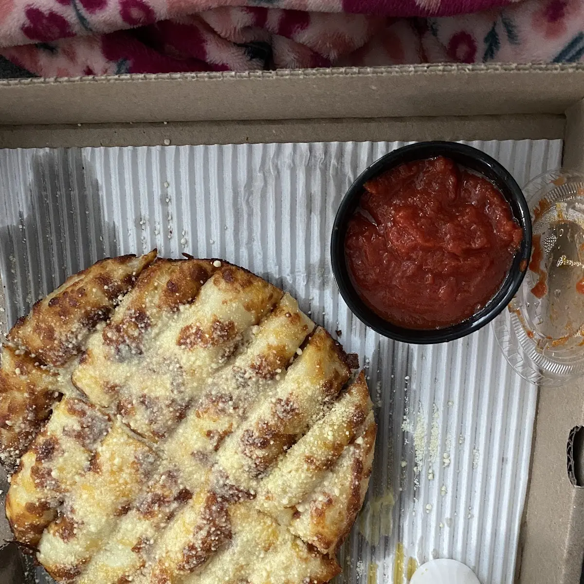 Cheesy Bread with Marinara