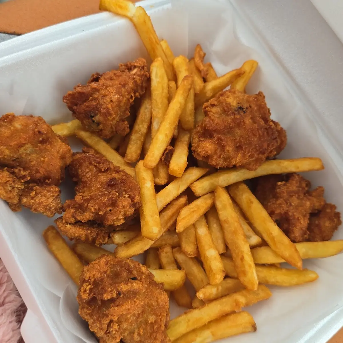 Kids' Chicken Finger 3 Pieces & Fries