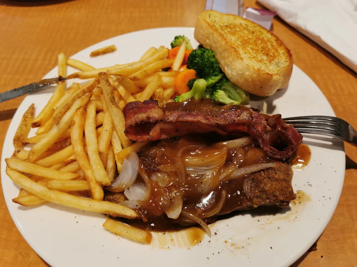 Highlights, Smitty's Restaurant & Lounge - Stettler