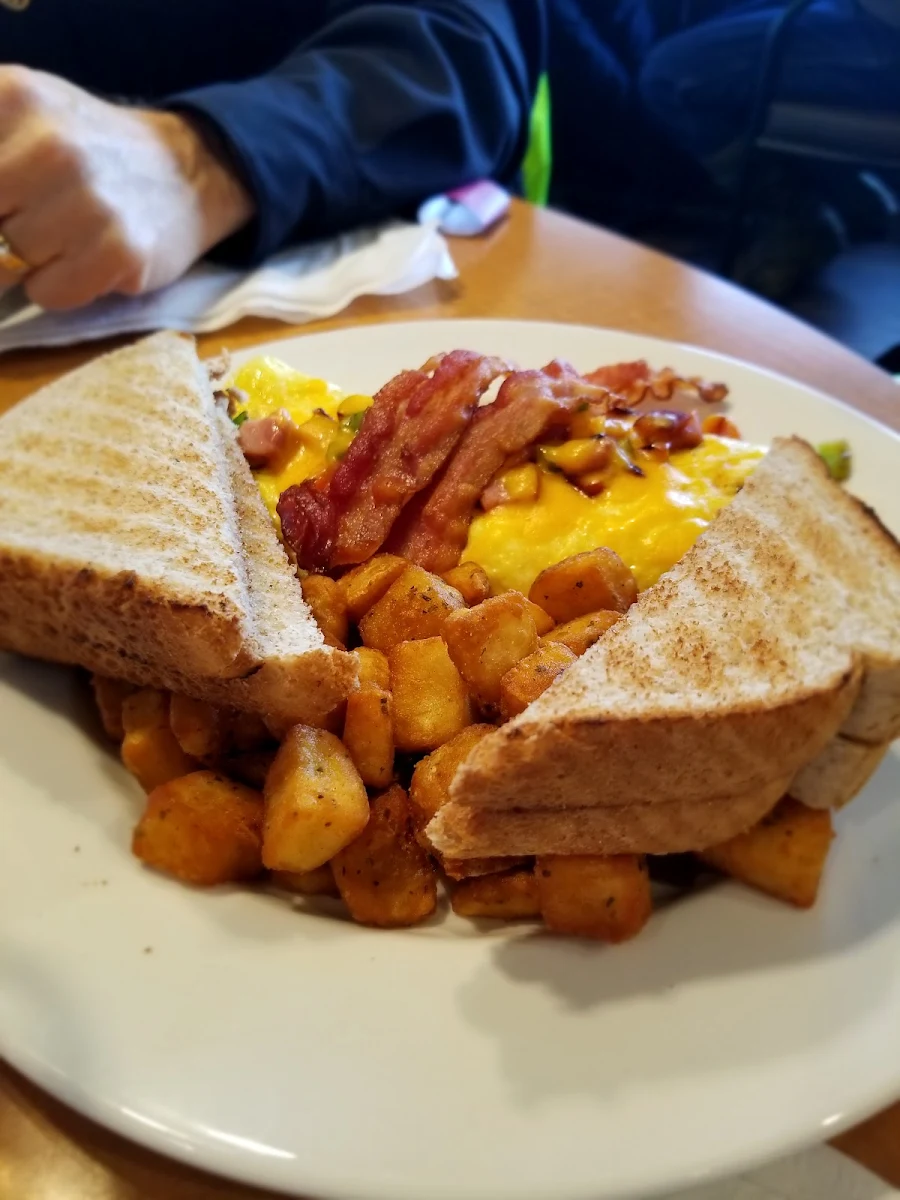 Highlights, Smitty's Restaurant & Lounge - Stettler
