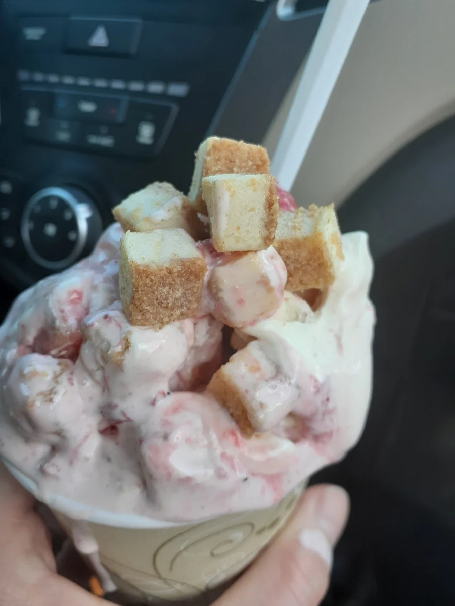 Strawberry Cheesecake Flurry