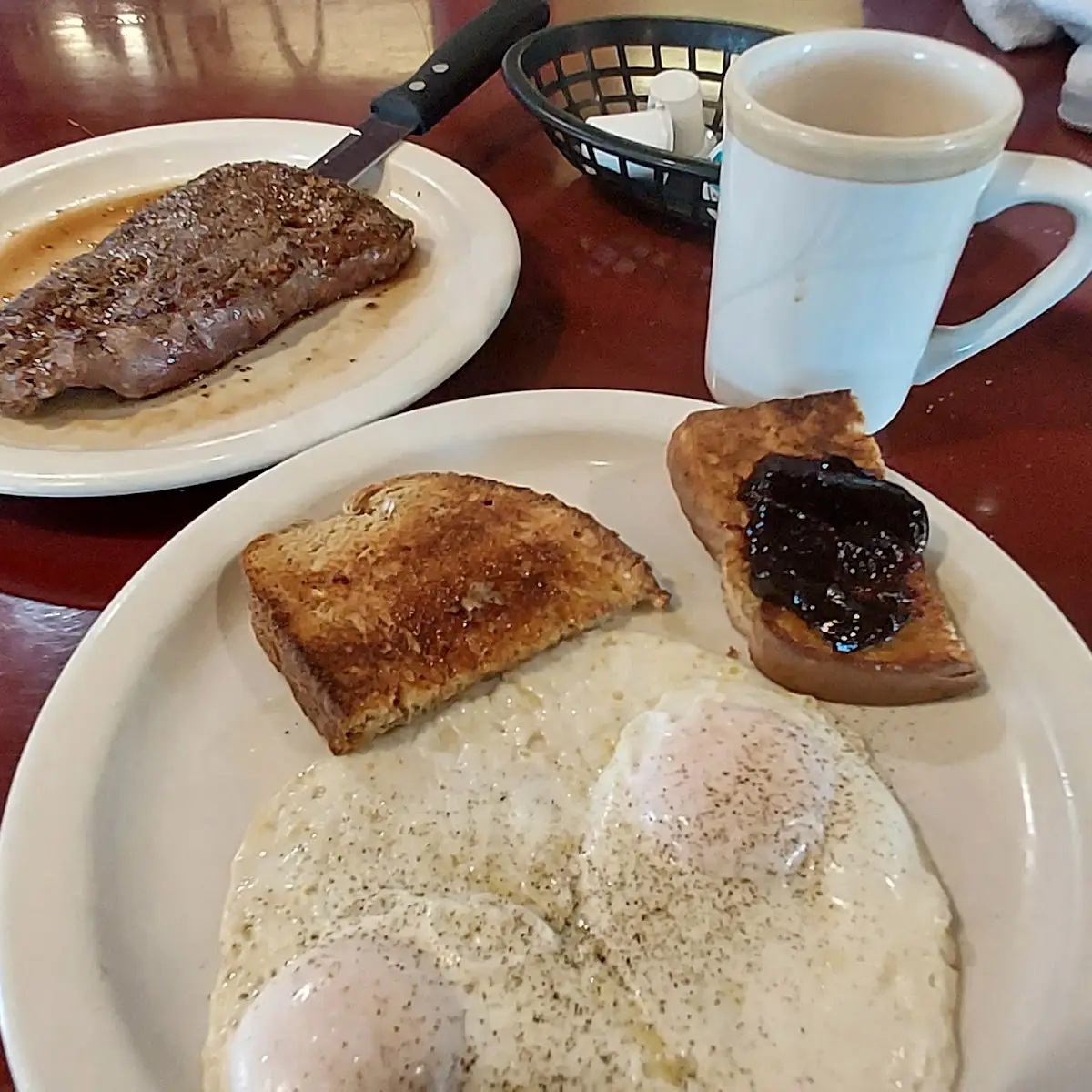 Flat Iron Steak an Eggs and Toast