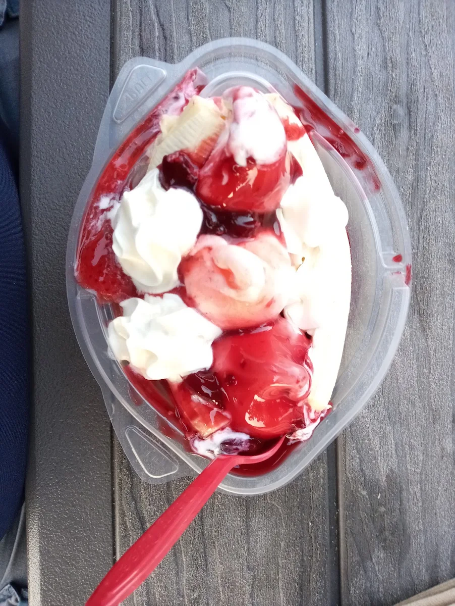 Banana Split, Dairy Queen Grill & Chill