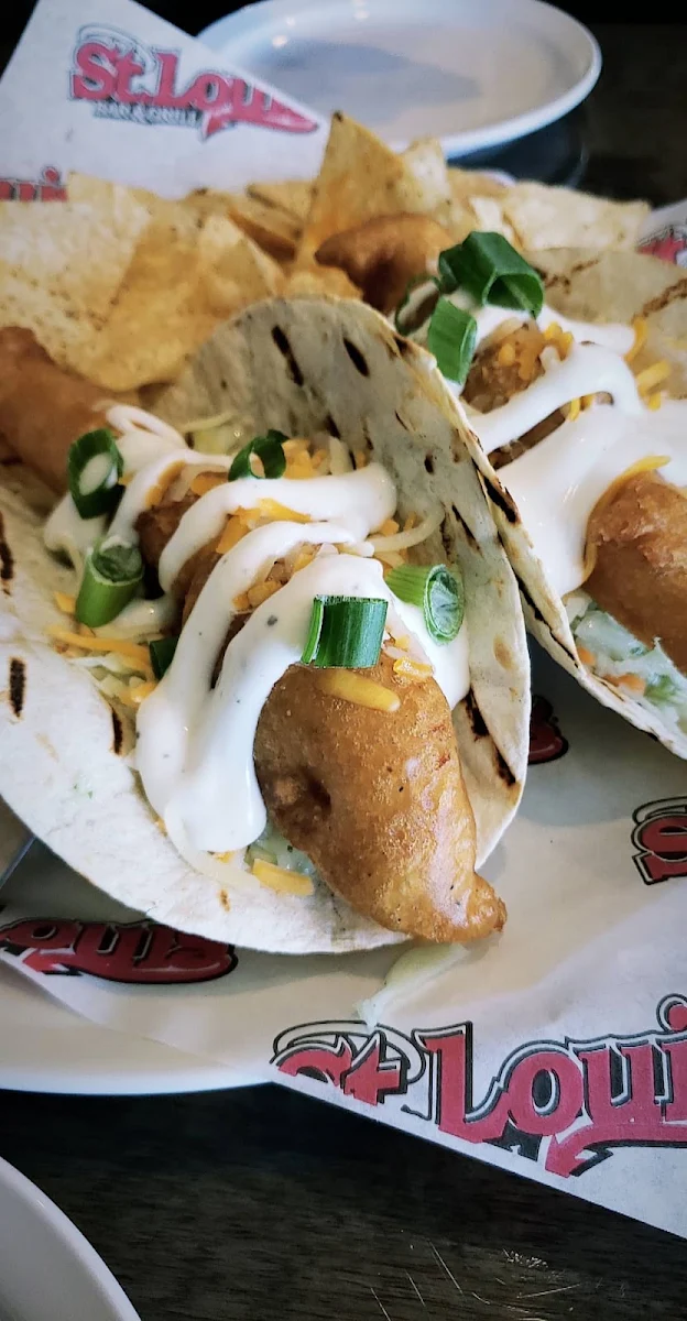 Hot Chicken Tacos, St. Louis Bar & Grill