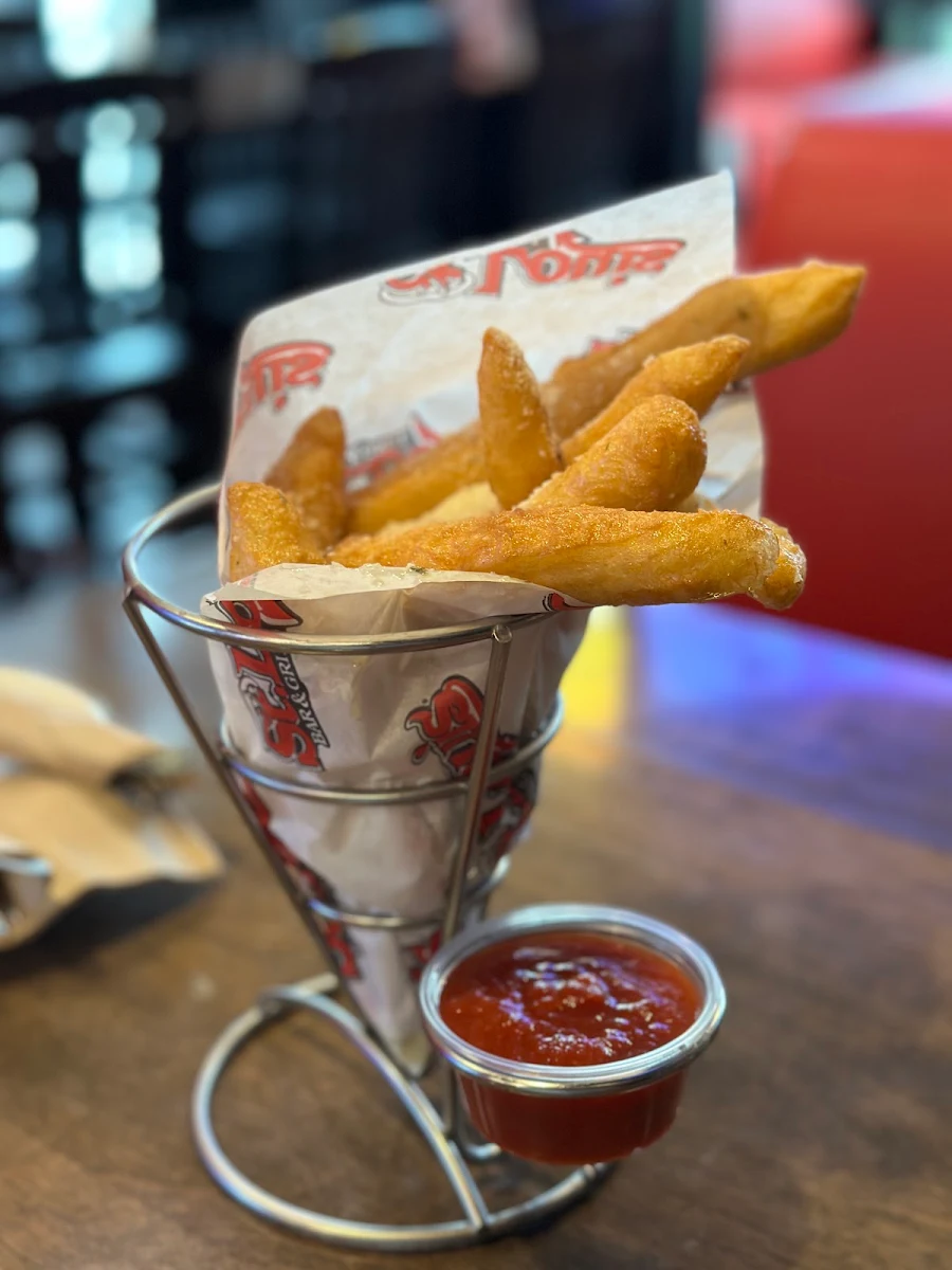 St Louis Tenders, St. Louis Bar & Grill