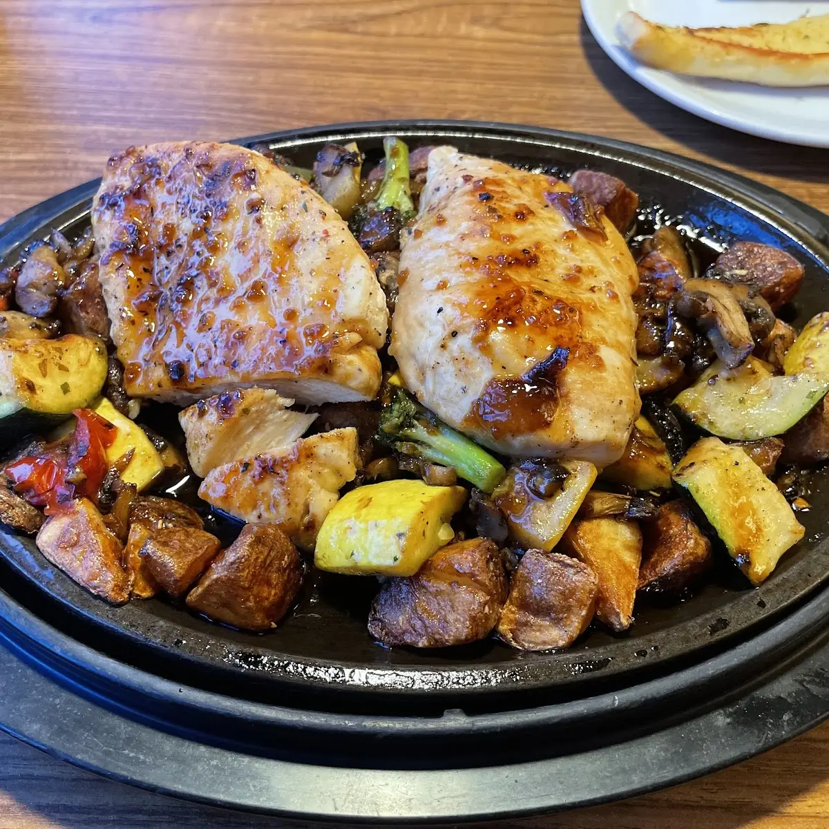 Bourbon Chicken Sizzlin' Skillet
