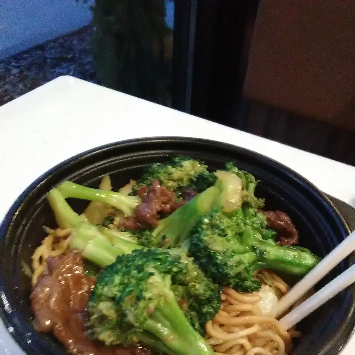 Beef Broccoli with Chow Mein