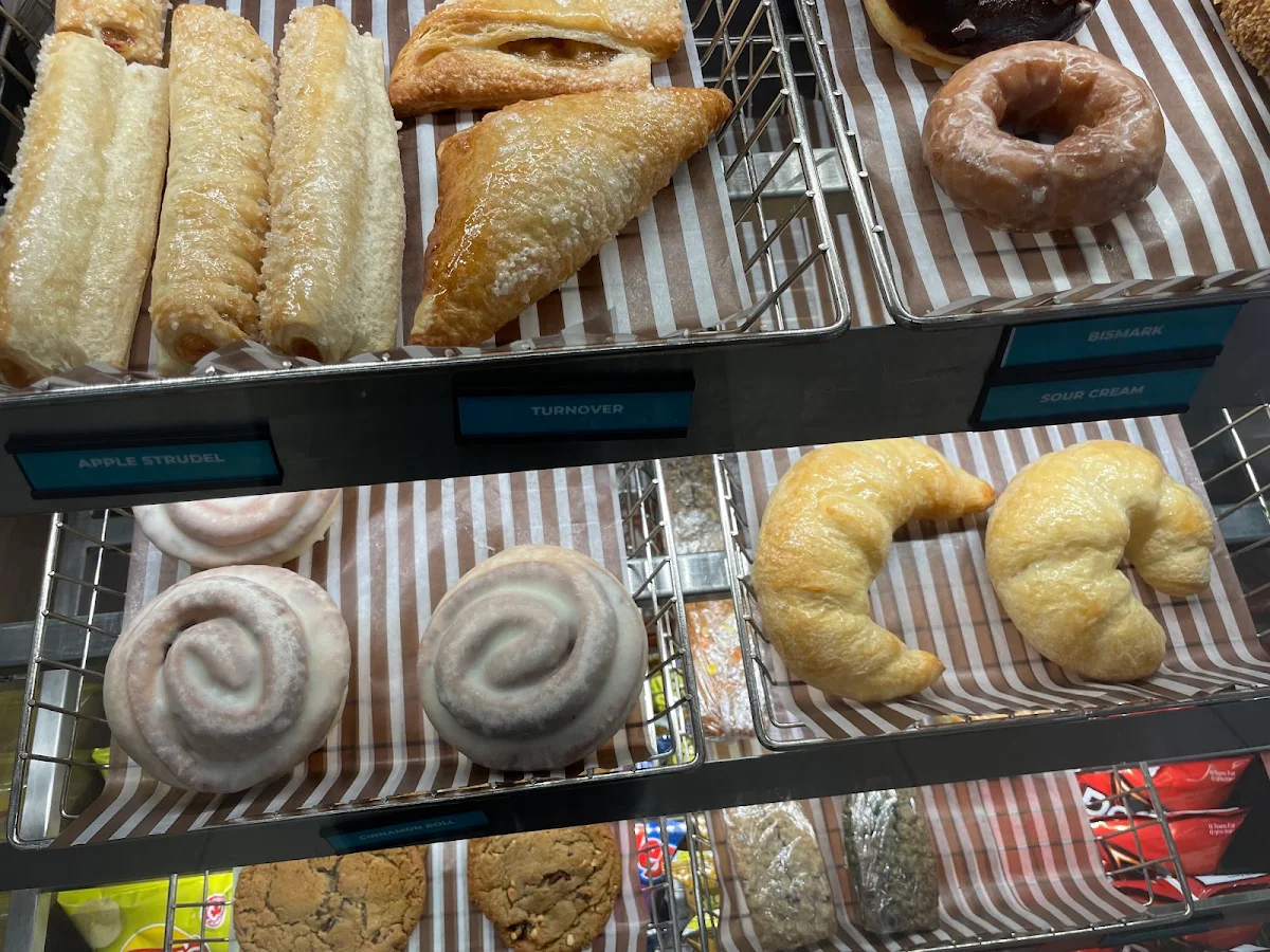 Highlights, Robin's Donuts
